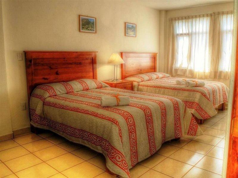 Hotel Y Posada Refugio Independencia モレリア エクステリア 写真