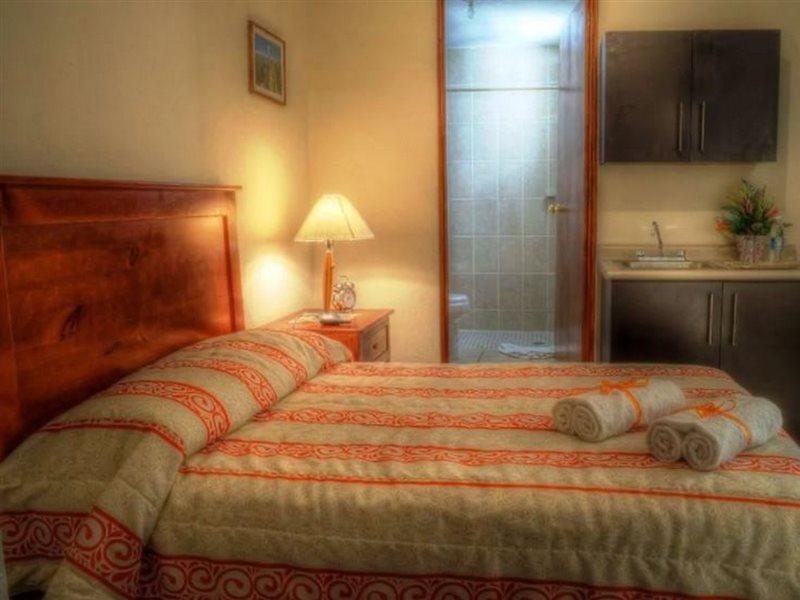 Hotel Y Posada Refugio Independencia モレリア エクステリア 写真