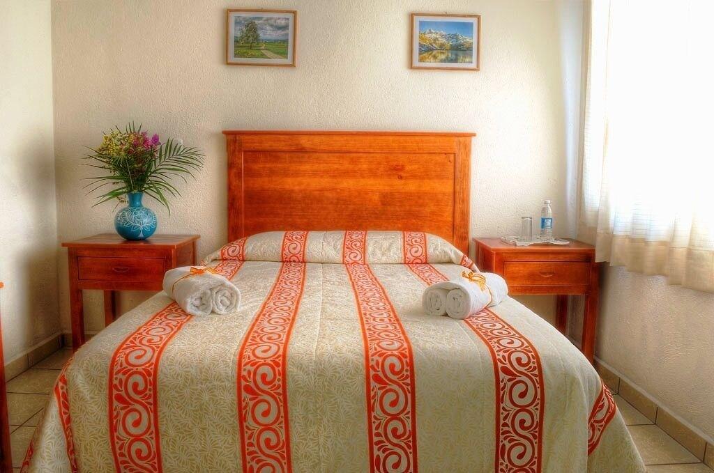 Hotel Y Posada Refugio Independencia モレリア エクステリア 写真