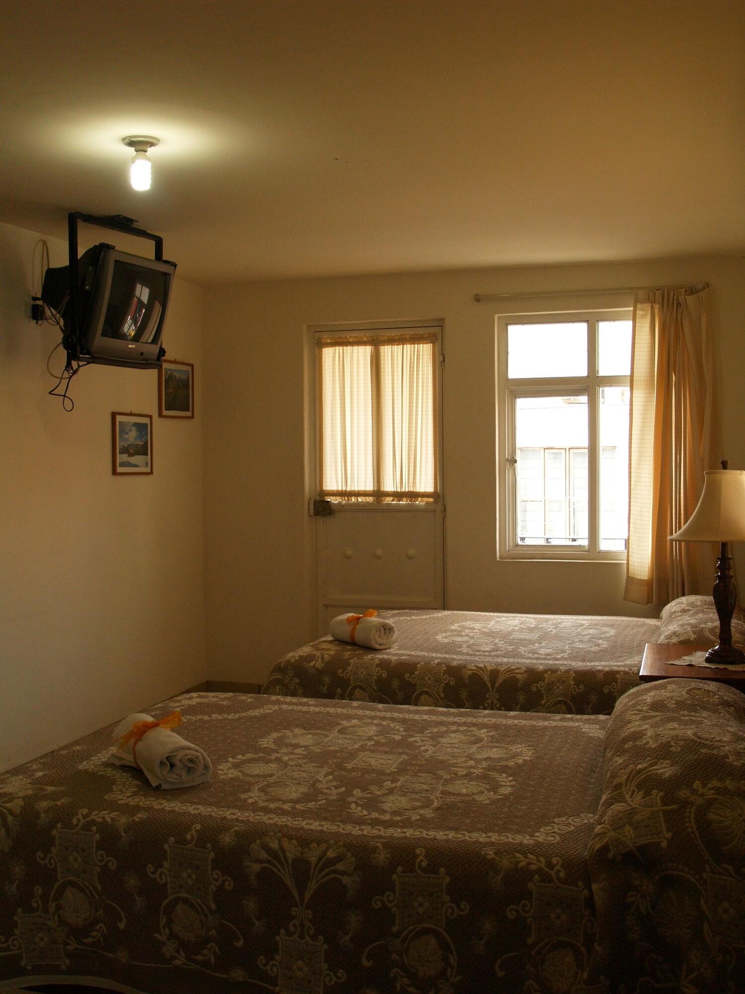 Hotel Y Posada Refugio Independencia モレリア エクステリア 写真
