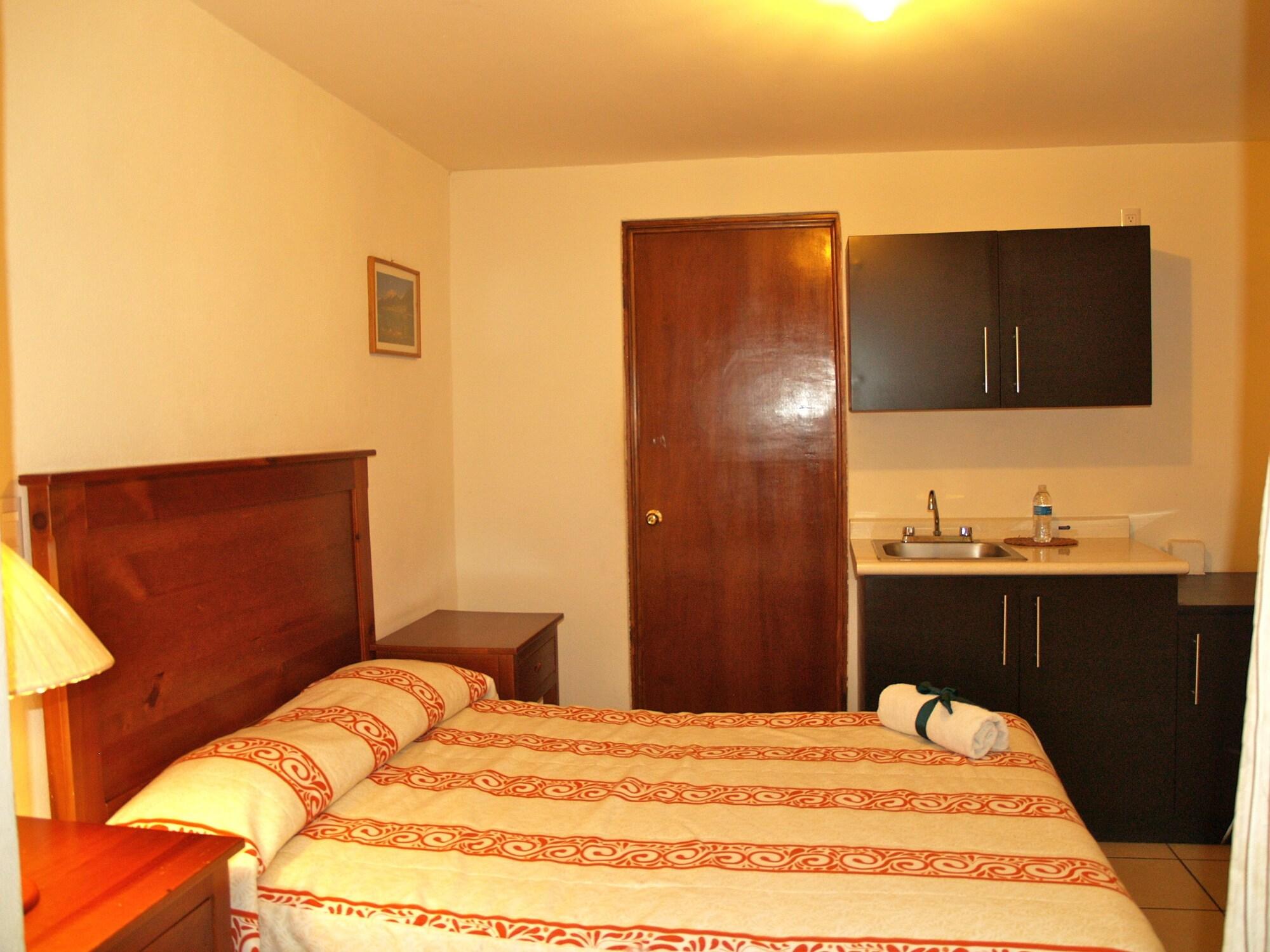 Hotel Y Posada Refugio Independencia モレリア エクステリア 写真