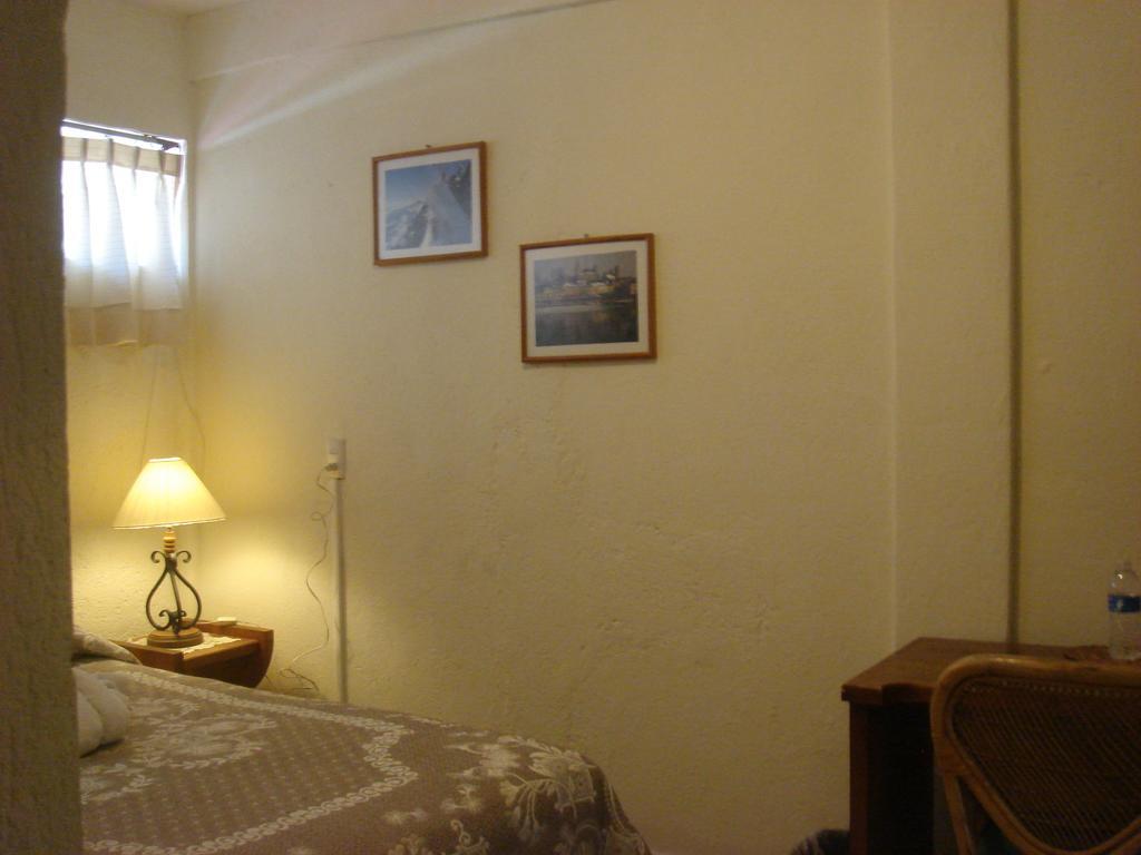 Hotel Y Posada Refugio Independencia モレリア 部屋 写真