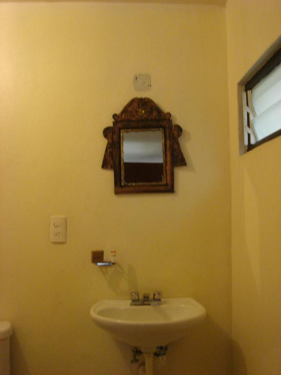 Hotel Y Posada Refugio Independencia モレリア 部屋 写真