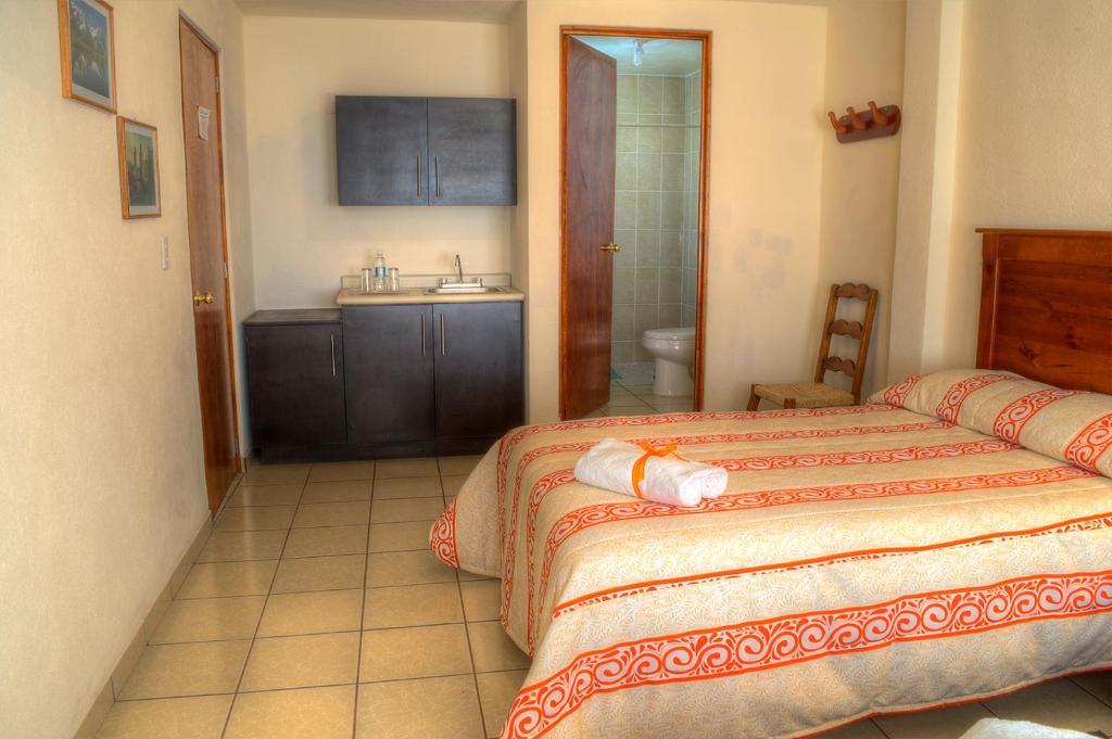 Hotel Y Posada Refugio Independencia モレリア エクステリア 写真