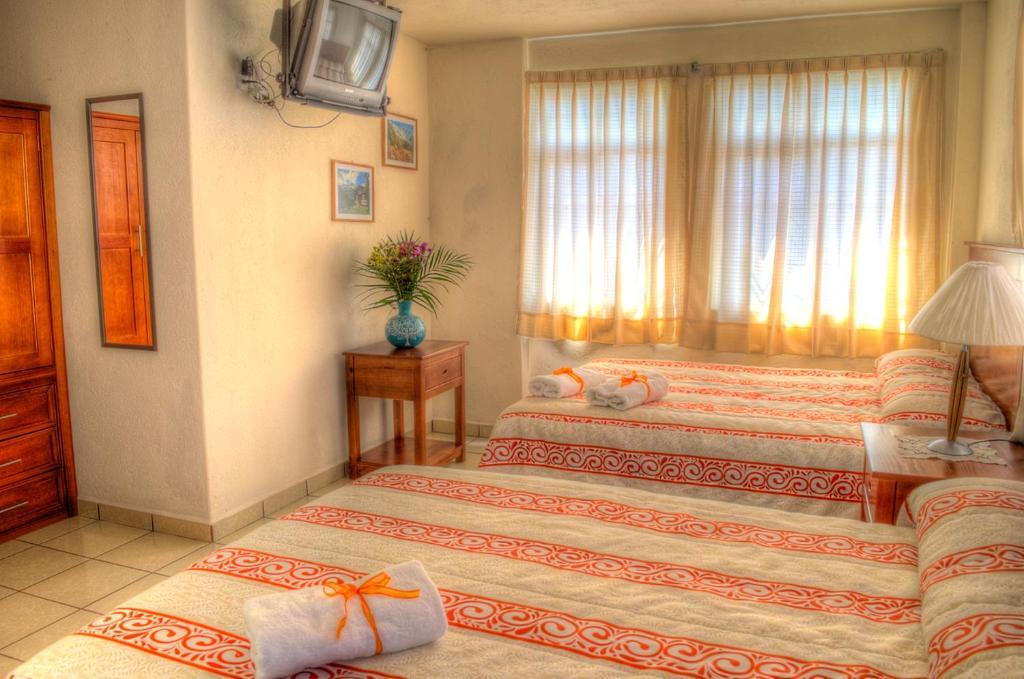 Hotel Y Posada Refugio Independencia モレリア エクステリア 写真