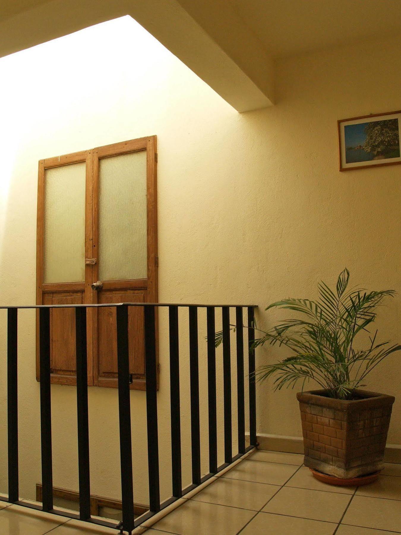Hotel Y Posada Refugio Independencia モレリア エクステリア 写真